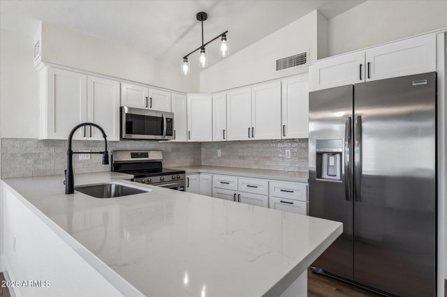 824 W MALIBU Drive, Tempe, AZ 85282