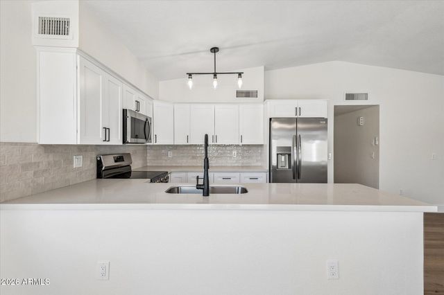 824 W MALIBU Drive, Tempe, AZ 85282