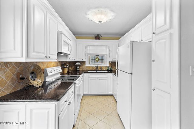 106 Scuppernong Court, West End, NC 27376