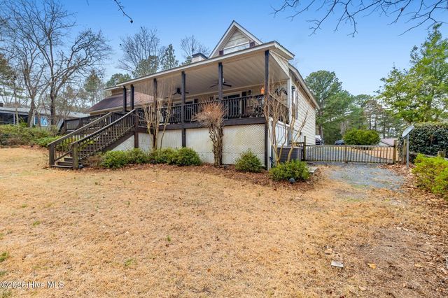 106 Scuppernong Court, West End, NC 27376