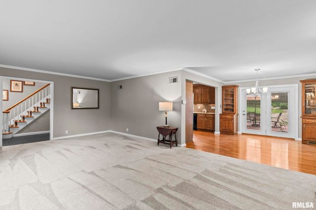 37 WILDWOOD Road, Springfield, IL 62704
