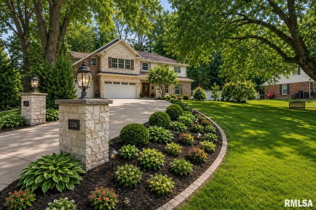 37 WILDWOOD Road, Springfield, IL 62704