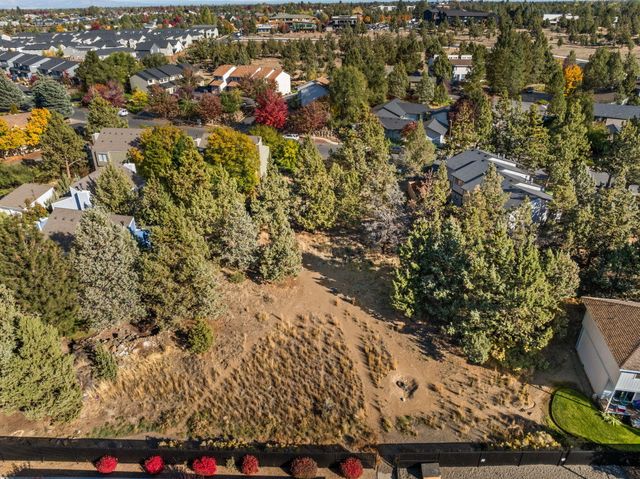 2101 NE Holliday Avenue, Bend, OR 97701