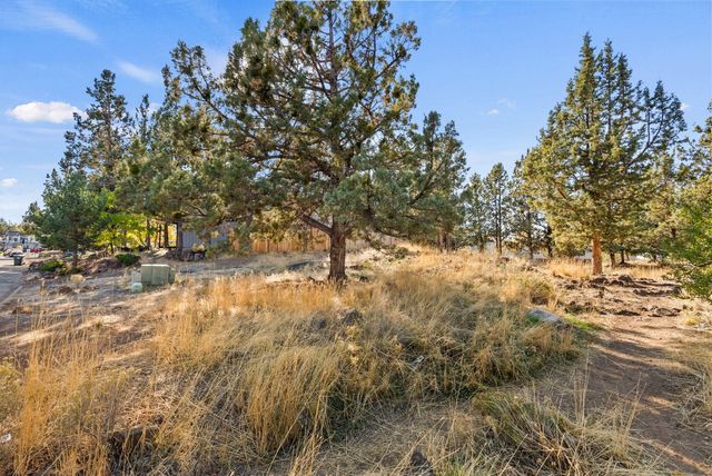 2101 NE Holliday Avenue, Bend, OR 97701