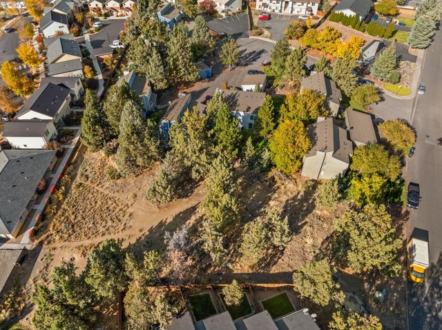 2101 NE Holliday Avenue, Bend, OR 97701