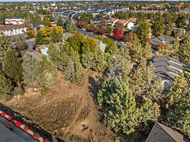 2101 NE Holliday Avenue, Bend, OR 97701