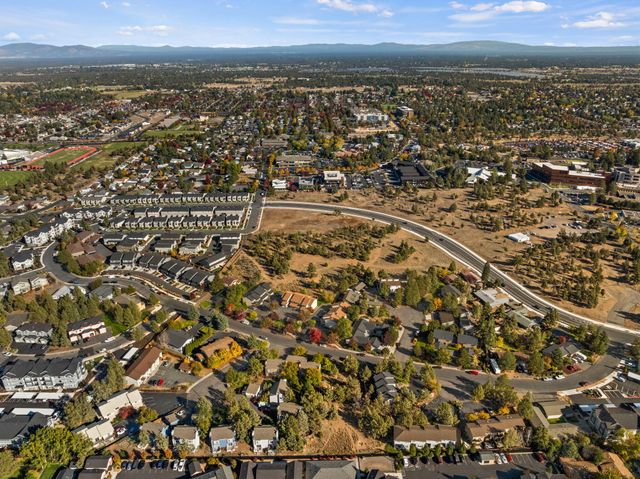 2101 NE Holliday Avenue, Bend, OR 97701