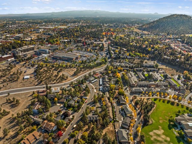 2101 NE Holliday Avenue, Bend, OR 97701