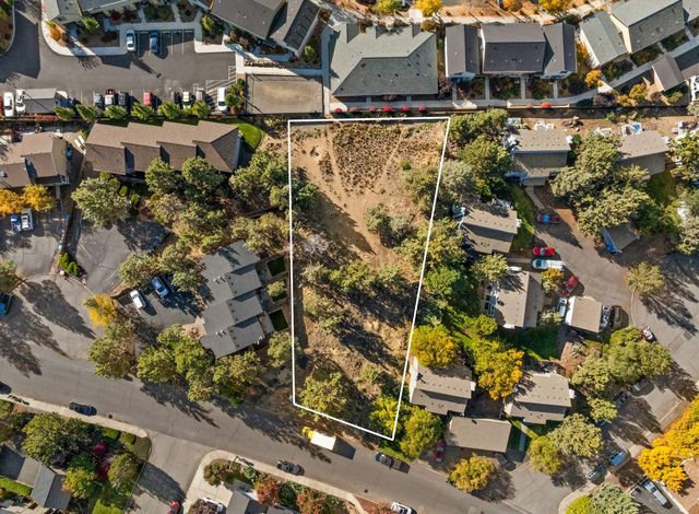 2101 NE Holliday Avenue, Bend, OR 97701