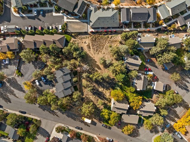 2101 NE Holliday Avenue, Bend, OR 97701