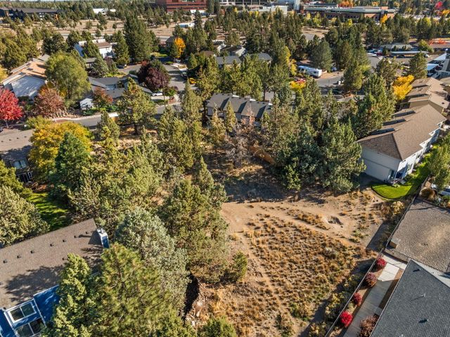 2101 NE Holliday Avenue, Bend, OR 97701