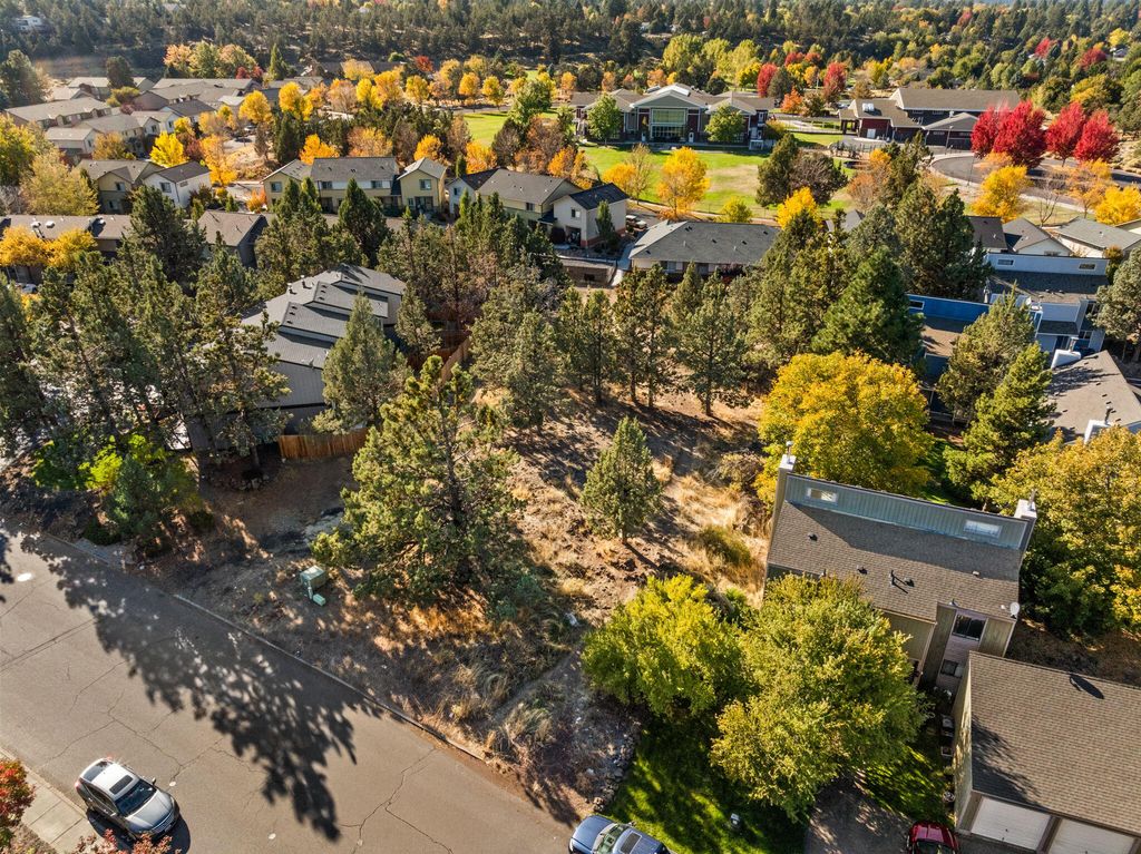 2101 NE Holliday Avenue, Bend, OR 97701
