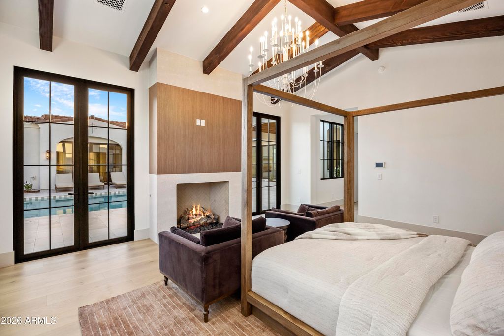 Image 13 of property listing at 4901 E BERNEIL Drive, Paradise Valley, AZ 85253