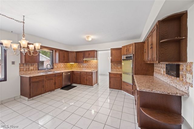 3350 Wallings Road, North Royalton, OH 44133