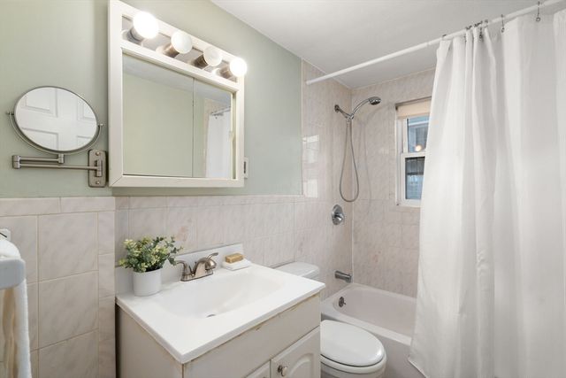 26 Laurel Street 26, Arlington, MA 02476