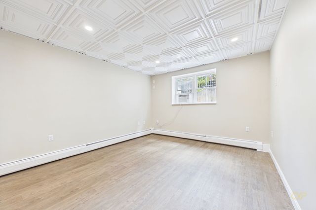 102 Vestal St, Fall River, MA 02720