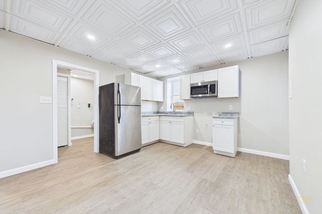 102 Vestal St, Fall River, MA 02720