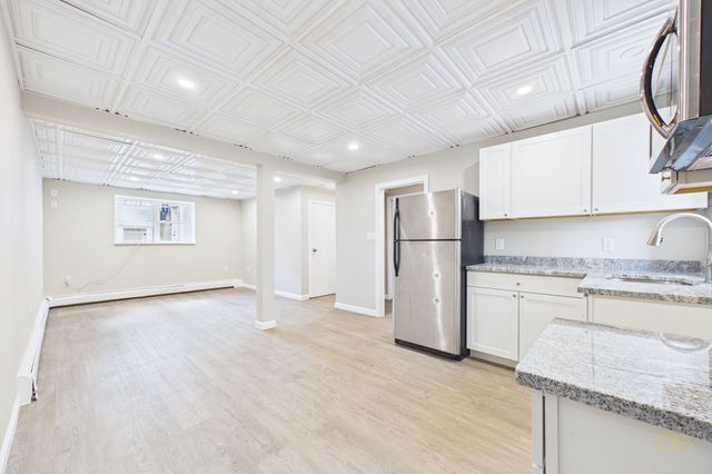 102 Vestal St, Fall River, MA 02720