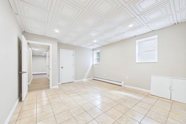 102 Vestal St, Fall River, MA 02720