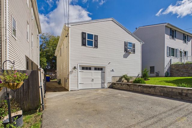 102 Vestal St, Fall River, MA 02720