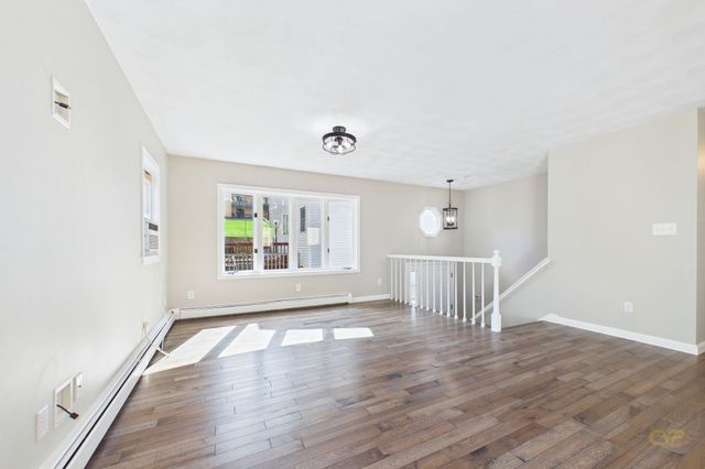 102 Vestal St, Fall River, MA 02720