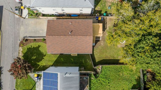 102 Vestal St, Fall River, MA 02720