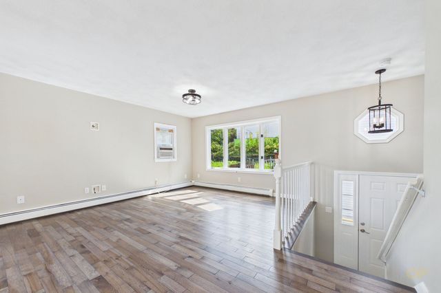 102 Vestal St, Fall River, MA 02720