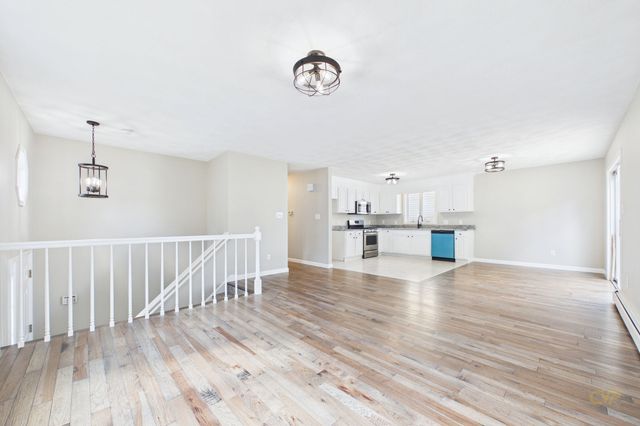 102 Vestal St, Fall River, MA 02720
