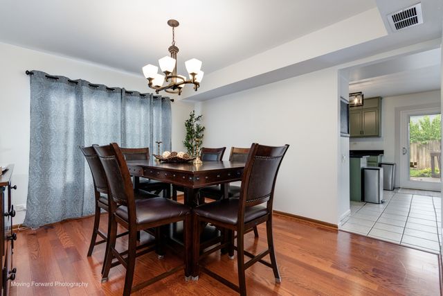 1301 Big Oak Trail, Aurora, IL 60506
