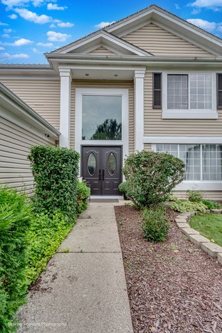 1301 Big Oak Trail, Aurora, IL 60506
