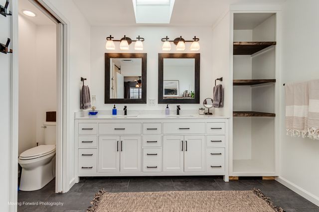 1301 Big Oak Trail, Aurora, IL 60506
