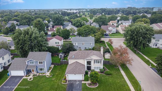 1301 Big Oak Trail, Aurora, IL 60506