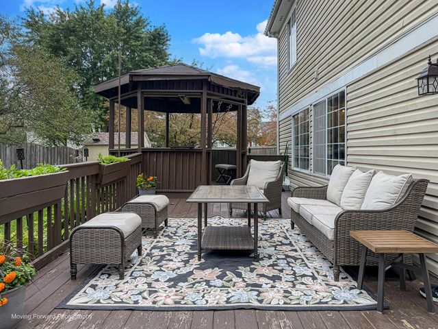 1301 Big Oak Trail, Aurora, IL 60506