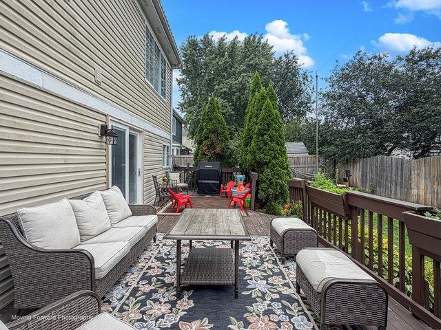 1301 Big Oak Trail, Aurora, IL 60506
