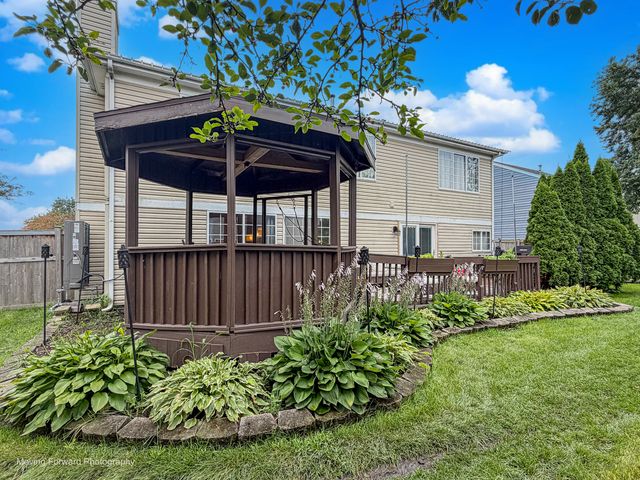 1301 Big Oak Trail, Aurora, IL 60506