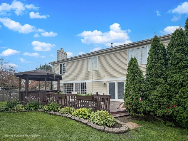 1301 Big Oak Trail, Aurora, IL 60506