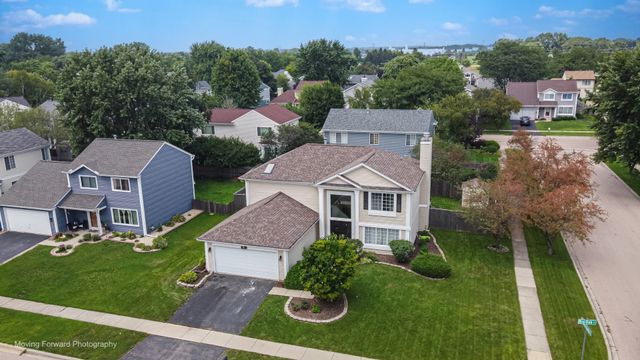 1301 Big Oak Trail, Aurora, IL 60506