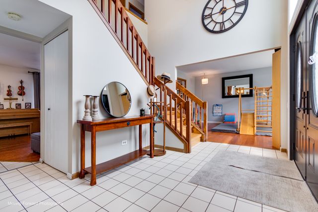 1301 Big Oak Trail, Aurora, IL 60506