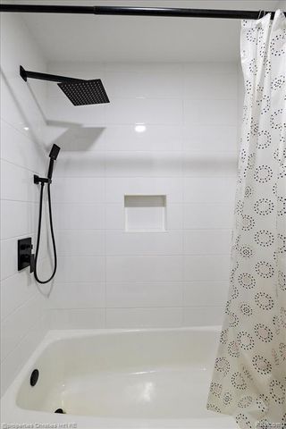 4921 Crooks Road, Royal Oak, MI 48073