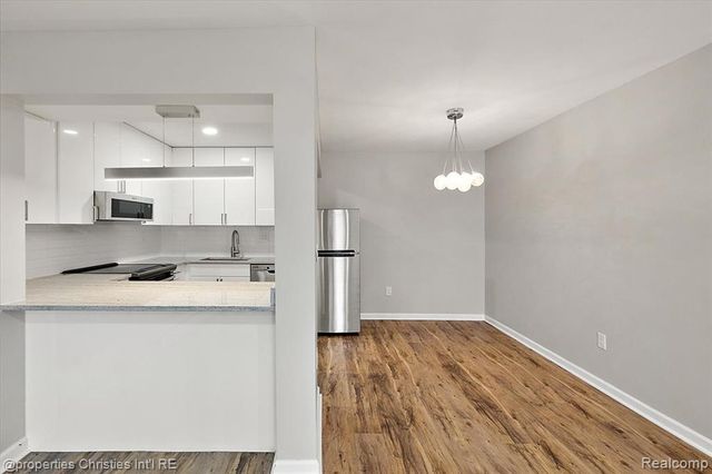 4921 Crooks Road, Royal Oak, MI 48073