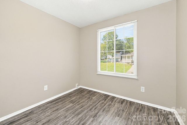 6713 Rocklake Drive, Charlotte, NC 28214