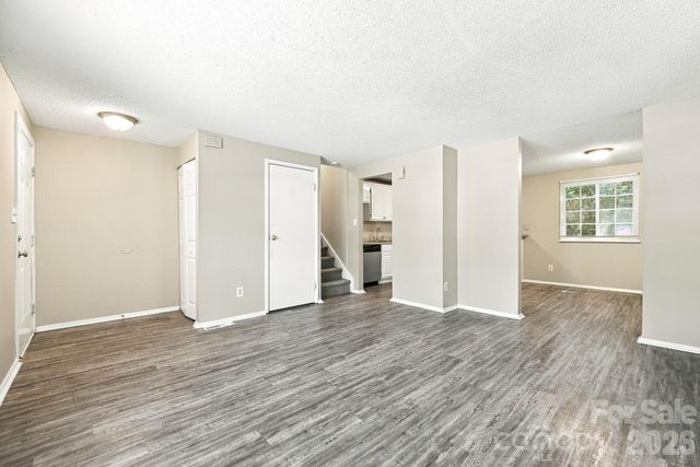 6713 Rocklake Drive, Charlotte, NC 28214