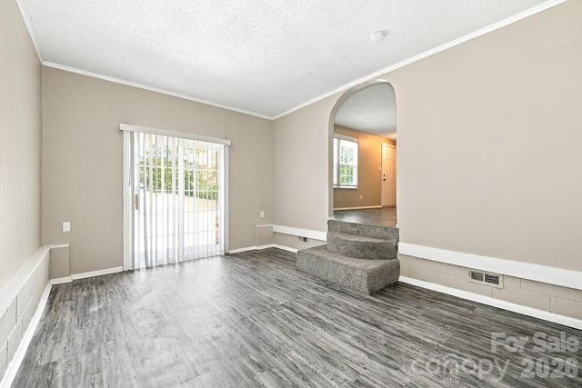 6713 Rocklake Drive, Charlotte, NC 28214