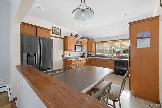 72 Boxwood Circle, Hamburg, NY 14075