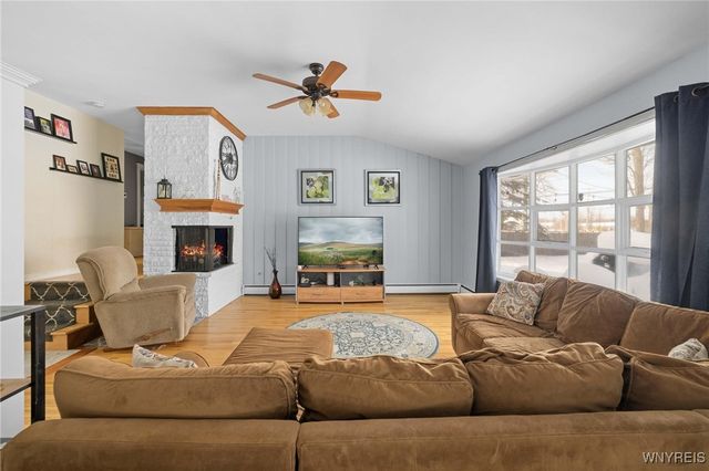 72 Boxwood Circle, Hamburg, NY 14075