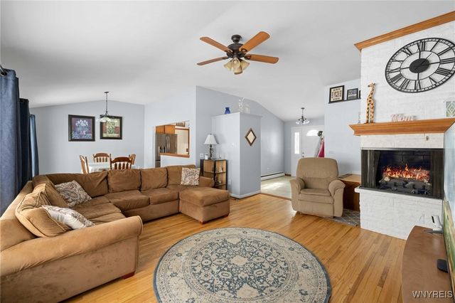 72 Boxwood Circle, Hamburg, NY 14075