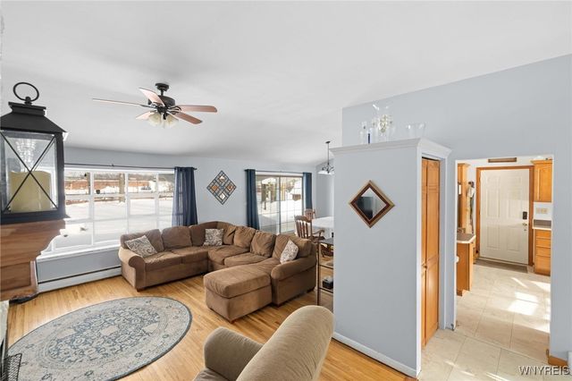 72 Boxwood Circle, Hamburg, NY 14075