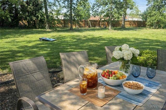 72 Boxwood Circle, Hamburg, NY 14075