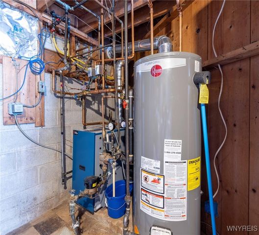 72 Boxwood Circle, Hamburg, NY 14075