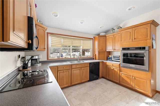 72 Boxwood Circle, Hamburg, NY 14075